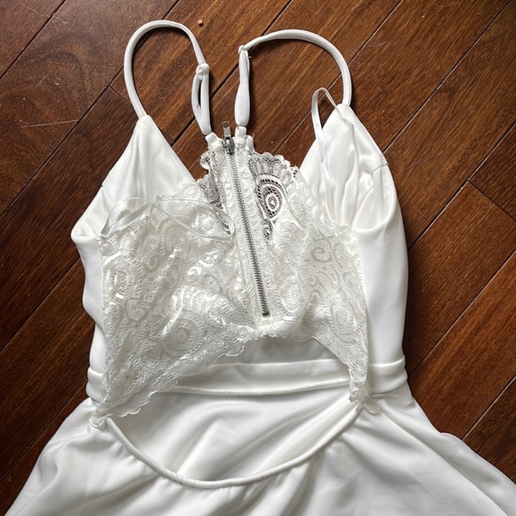 LeChateau dress - Picture 2 of 3